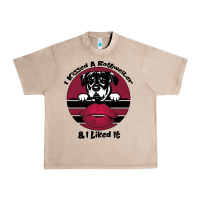 French Oak I kissed a dog and I like it Urban Heavy Tee - Bettercallsaul