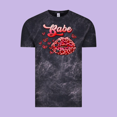 Babe With Kiss Vintage Tee Designed By Ranaportraitstore