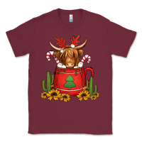 Burgundy hot coco christmas highland cow Classic Tee - Jasminsmagicworld