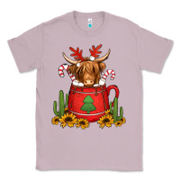 Lilac hot coco christmas highland cow Classic Tee - Jasminsmagicworld