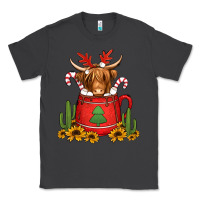 Smoke hot coco christmas highland cow Classic Tee - Jasminsmagicworld