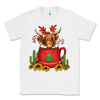 White hot coco christmas highland cow Classic Tee - Jasminsmagicworld