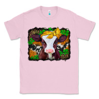 Bubblegum Pink st patricks baby cow with leopard background Classic Tee - Jasminsmagicworld