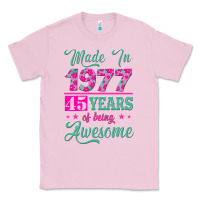 Bubblegum Pink made in 1977, 45 years of being awesome Classic Tee - Jasminsmagicworld