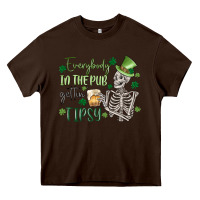 Chocolate Brown everybody in the pub gettin' tipsy Heavy Core Tee - MaliasSmallBusiness