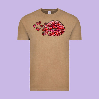Kiss With Leopard And Hearts Vintage Tee Designed By Ranaportraitstore