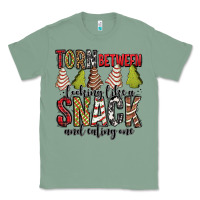 Sage torn between looking like a snack and eating one christmas cake Classic Tee - Jasminsmagicworld