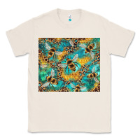 Natural honeycomb and bees with leopard Classic Tee - Artiststas