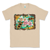 Mushroom bees and lilies with leopard Classic Tee - Artiststas