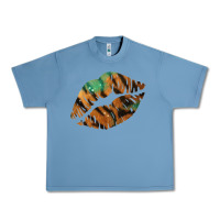 Pebble Blue Tiger Lips Urban Heavy Tee - Bettercallsaul