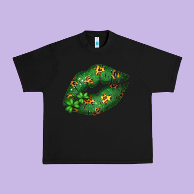 Green And Leopard Patterned Irish Day Lips Urban Heavy Tee Designed By Bettercallsaul