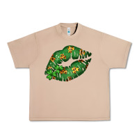 Burro Green and Leopard Patterned Irish Day Lips Urban Heavy Tee - Bettercallsaul