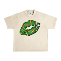 Sandshell Green and Leopard Patterned Irish Day Lips Urban Heavy Tee - Bettercallsaul