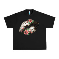 Black Cowhide And Flowers Lips Urban Heavy Tee - Bettercallsaul