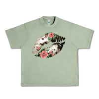 Oil Green Cowhide And Flowers Lips Urban Heavy Tee - Bettercallsaul