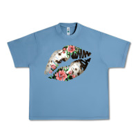 Pebble Blue Cowhide And Flowers Lips Urban Heavy Tee - Bettercallsaul