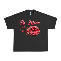 Pigment Black be mine kiss Urban Heavy Tee - RanaPortraitStore
