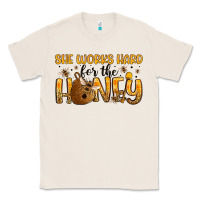 Natural she works hard for the honey Classic Tee - Artiststas