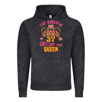Vintage Black the queen is 37 long live the queen kopya Vintage Hoodie - Jasminsmagicworld
