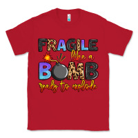Red fragile like a bomb ready to explode Classic Tee - Artiststas