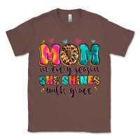 Chestnut mom in every season she shines with grace Classic Tee - Artiststas