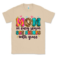Mushroom mom in every season she shines with grace Classic Tee - Artiststas