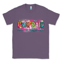Lavender unafraid i know who holds tomorrow Classic Tee - Artiststas