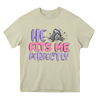 Mossy he fits me perfectly Heavy Core Tee - MaliasSmallBusiness