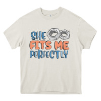 Cream she fits me perfectly Heavy Core Tee - MaliasSmallBusiness