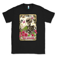 Black the reader tarot card Classic Tee - Artiststas