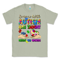 Matcha someone with autism has taught me love needs no wo Classic Tee - Artiststas