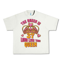 Pistachio the queen is 37 long live the queen kopya Urban Heavy Tee - Jasminsmagicworld