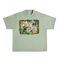 Oil Green bees and lilies with leopard Urban Heavy Tee - Artiststas