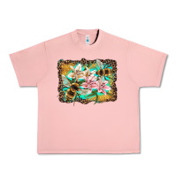 Salmon bees and lilies with leopard Urban Heavy Tee - Artiststas