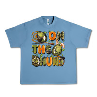 Pebble Blue on the hunt easter Urban Heavy Tee - Artiststas