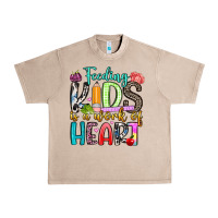 French Oak feeding kids is a work of heart Urban Heavy Tee - Artiststas