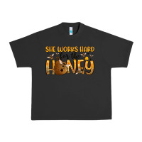 Pigment Black she works hard for the honey Urban Heavy Tee - Artiststas