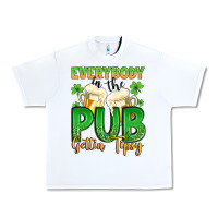 White everybody in the pub gettin tipsy Urban Heavy Tee - Artiststas