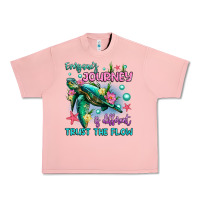 Salmon everyone's journey is different trust the flow Urban Heavy Tee - Artiststas