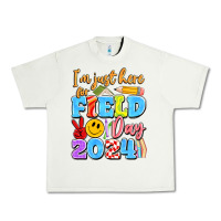 Pistachio im just here for field day 2024 Urban Heavy Tee - Artiststas