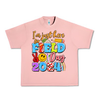 Salmon im just here for field day 2024 Urban Heavy Tee - Artiststas