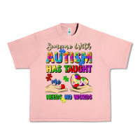 Salmon someone with autism has taught me love needs no wo Urban Heavy Tee - Artiststas