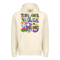 Sandshell this girl needs a drink Premium Hoodie - OliviaCreatesArt