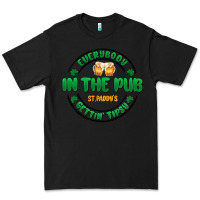 Black everybody in the pub getting tipsy Premium Tee - MaliasSmallBusiness