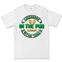 White everybody in the pub getting tipsy Premium Tee - MaliasSmallBusiness