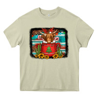 Mossy hot coco christmas highland cow with background Heavy Core Tee - Jasminsmagicworld