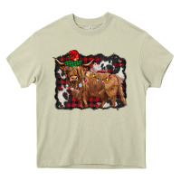 Mossy christmas highland cow Heavy Core Tee - BarkalooDesign