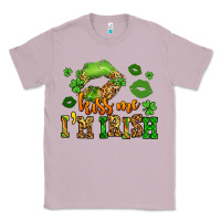 Lilac kiss me im irish st patricks lip stain Classic Tee - LillyAllenDesigns