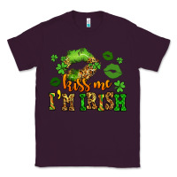 Plum kiss me im irish st patricks lip stain Classic Tee - LillyAllenDesigns