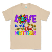 Mushroom Love İs All That Matters Classic Tee - BundleAndBundleShop